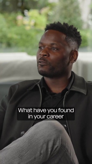 穆勒：梅西是最伟大球员！梅罗都很疯狂，但梅西更优雅些