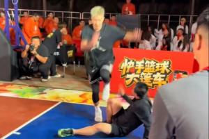 鲸鱼软银啊🐳郭艾伦晒“虐”徐静雨集锦：啥玩意啊 纯软人儿