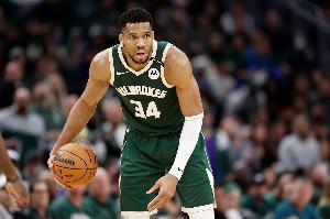 对阵活塞！里弗斯：字母&库兹马今天不打 库兹马臀部伤势并不严重