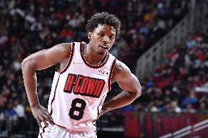 明日火箭VS活塞 泰特升级为出战成疑 范乔丹&芬尼-史密斯继续缺席