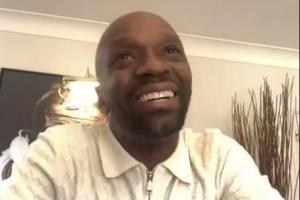 直播吧采访马克莱莱：年轻球员需学会应对压力，并为团队全力以赴